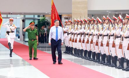 Tổng Bí thư, Chủ tịch nước Tô Lâm dự gặp mặt kỷ niệm 64 năm Ngày truyền thống lực lượng Cảnh sát nhân dân